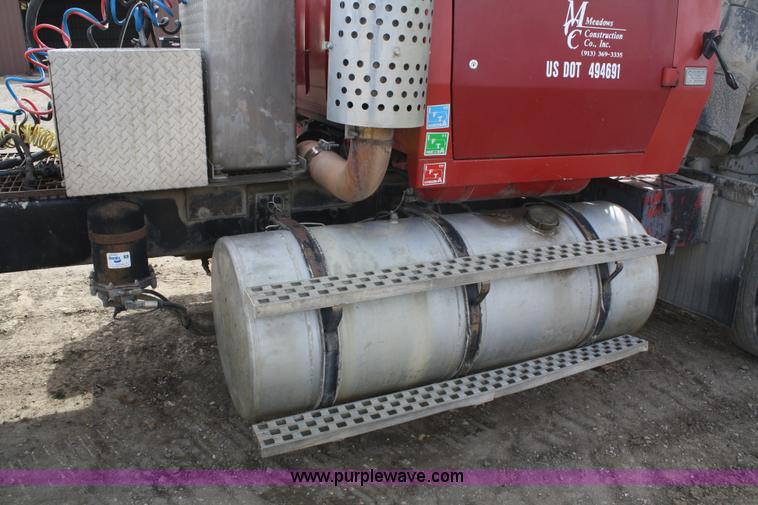 image for item 4911 1988 Ford LTL9000 semi truck