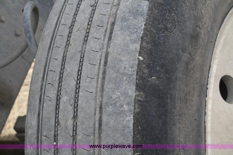 image for item 4911 1988 Ford LTL9000 semi truck