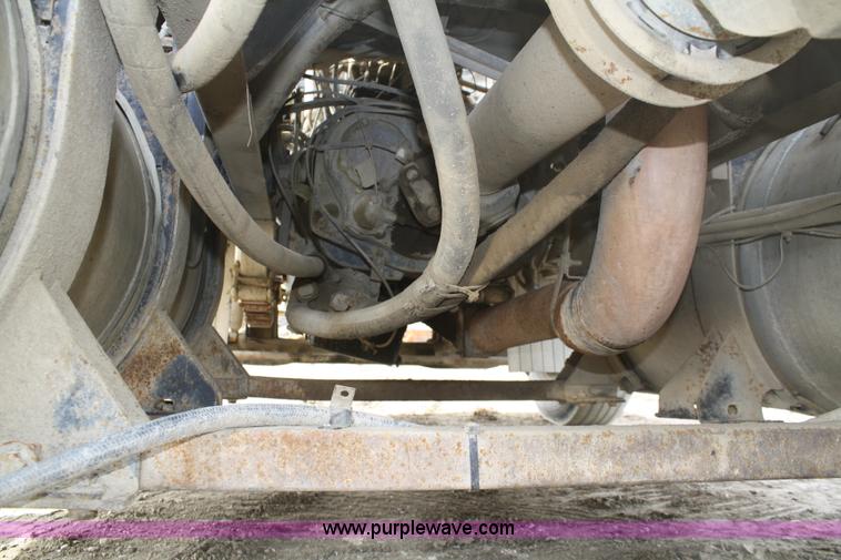 image for item 4911 1988 Ford LTL9000 semi truck