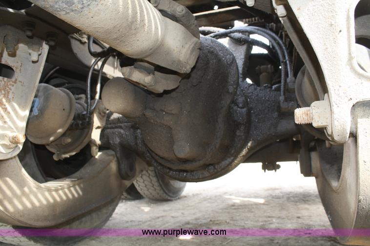 image for item 4911 1988 Ford LTL9000 semi truck