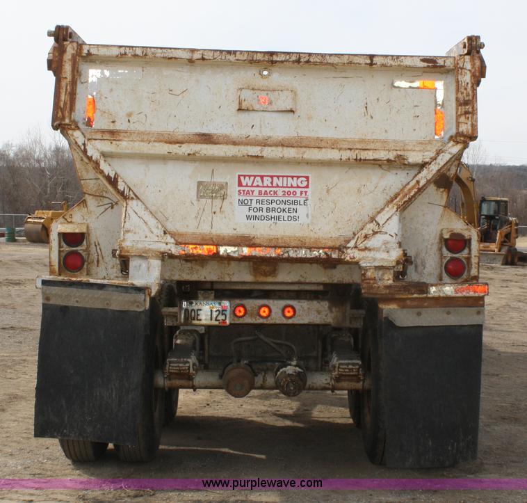 image for item 4912 1998 Travis 26' end dump trailer