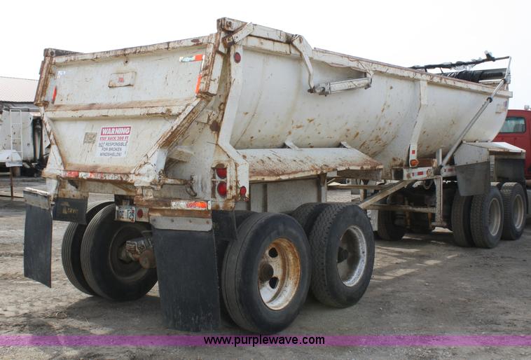 image for item 4912 1998 Travis 26' end dump trailer