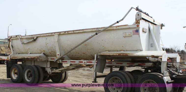 image for item 4912 1998 Travis 26' end dump trailer