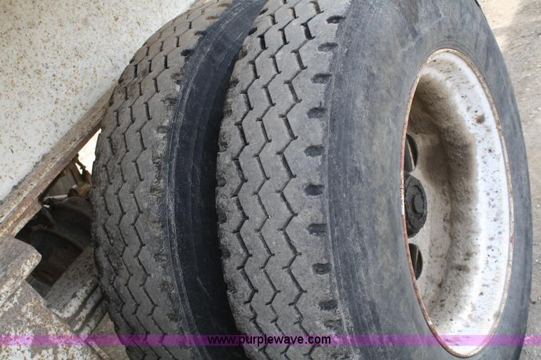 image for item 4912 1998 Travis 26' end dump trailer