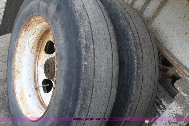 image for item 4912 1998 Travis 26' end dump trailer