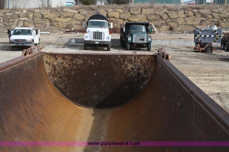 image for item 4912 1998 Travis 26' end dump trailer