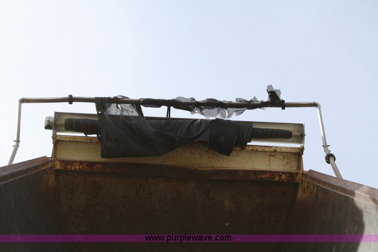 image for item 4912 1998 Travis 26' end dump trailer