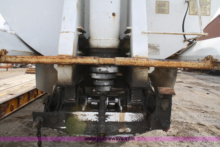 image for item 4912 1998 Travis 26' end dump trailer