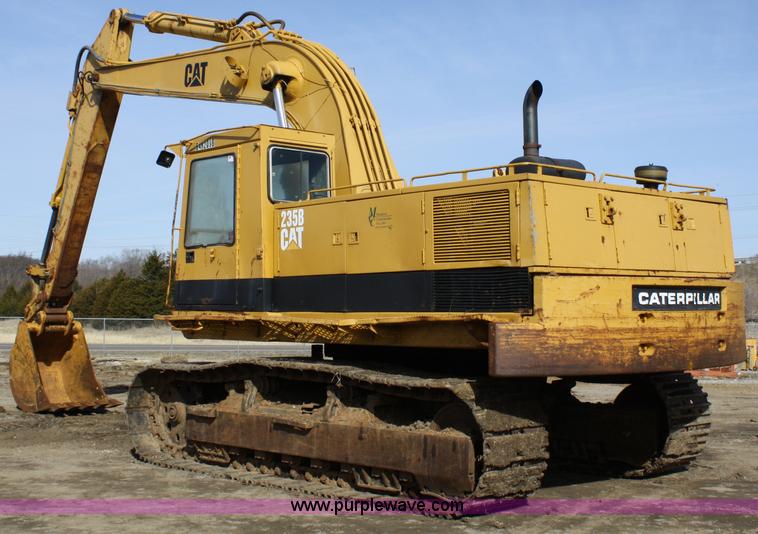 image for item 4960 1985 Caterpillar 235BH excavator