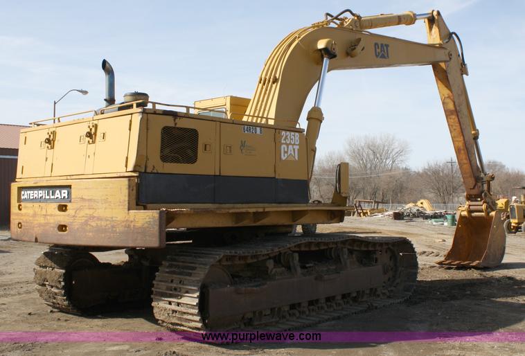 image for item 4960 1985 Caterpillar 235BH excavator