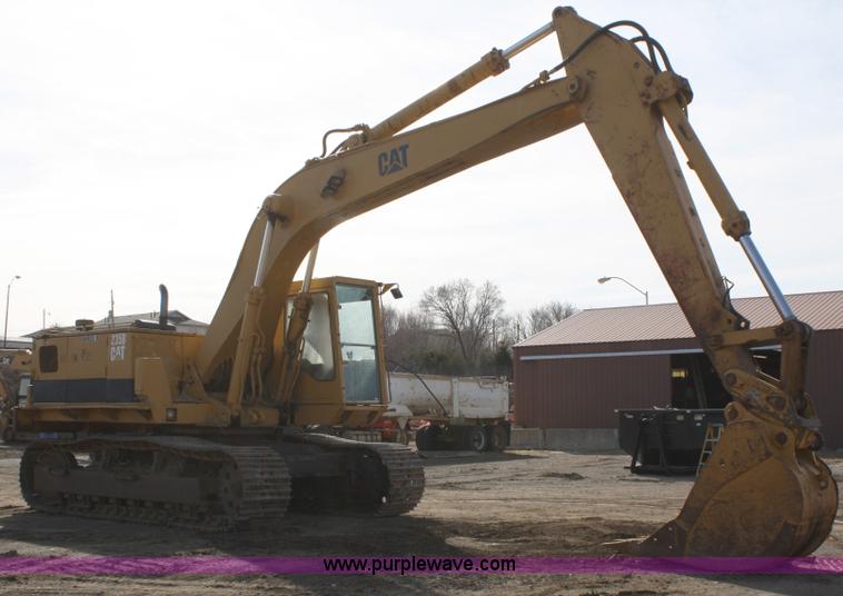 image for item 4960 1985 Caterpillar 235BH excavator