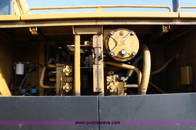 image for item 4960 1985 Caterpillar 235BH excavator