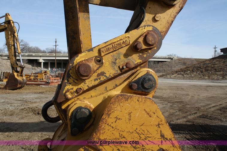 image for item 4960 1985 Caterpillar 235BH excavator