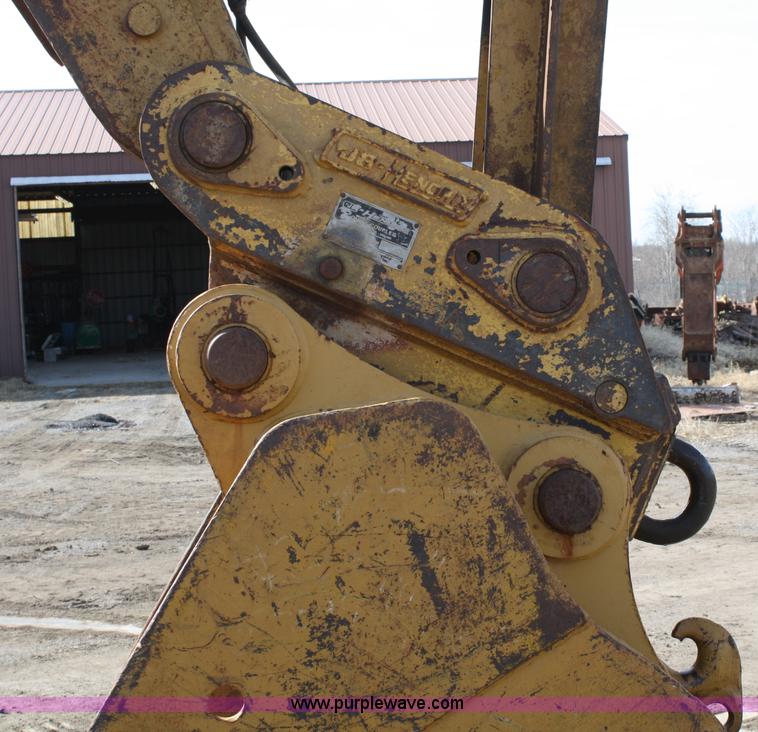 image for item 4960 1985 Caterpillar 235BH excavator