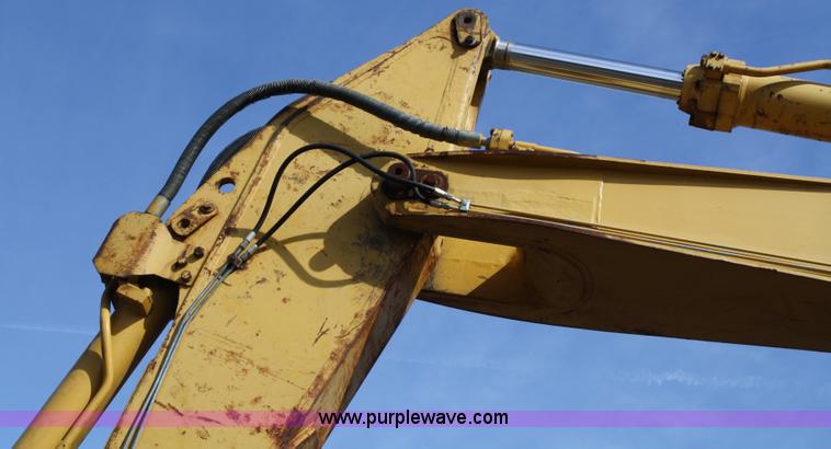image for item 4960 1985 Caterpillar 235BH excavator
