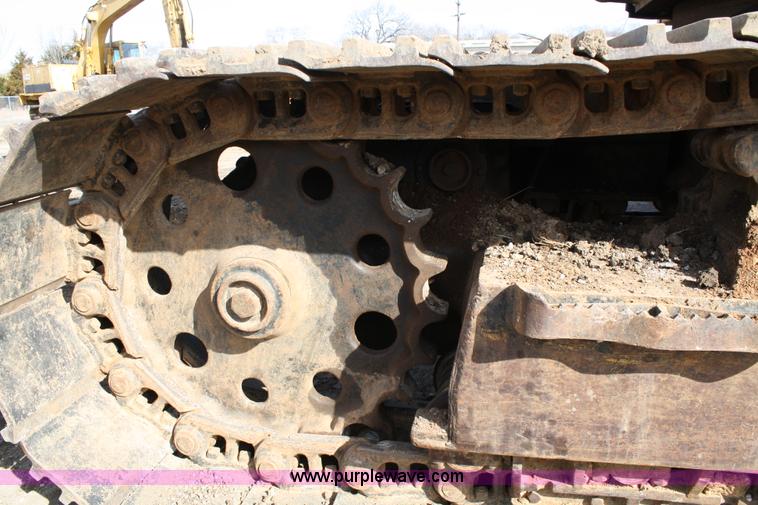 image for item 4960 1985 Caterpillar 235BH excavator