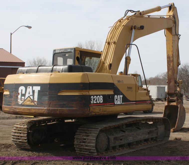 image for item 4961 1996 Caterpillar 320B excavator