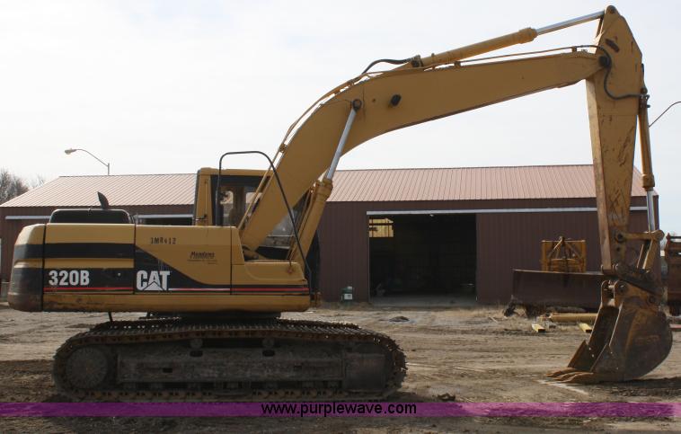 image for item 4961 1996 Caterpillar 320B excavator