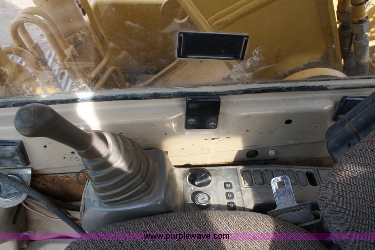 image for item 4961 1996 Caterpillar 320B excavator