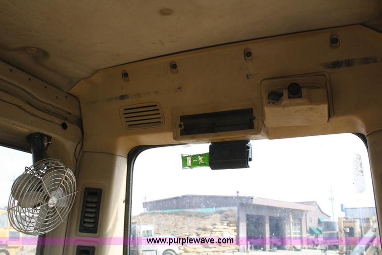 image for item 4961 1996 Caterpillar 320B excavator