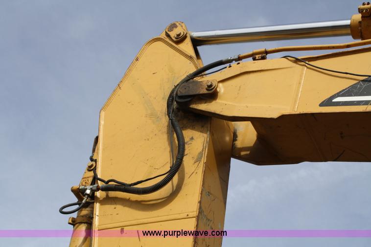 image for item 4961 1996 Caterpillar 320B excavator
