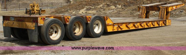 image for item 4962 1978 Hyster 50 ton low-boy trailer