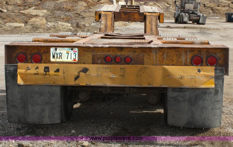 image for item 4962 1978 Hyster 50 ton low-boy trailer