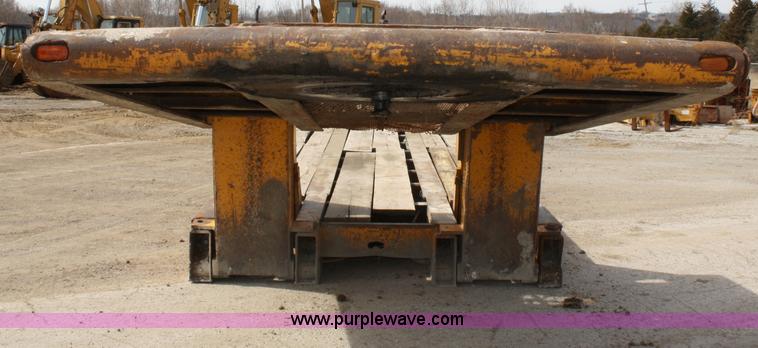 image for item 4962 1978 Hyster 50 ton low-boy trailer