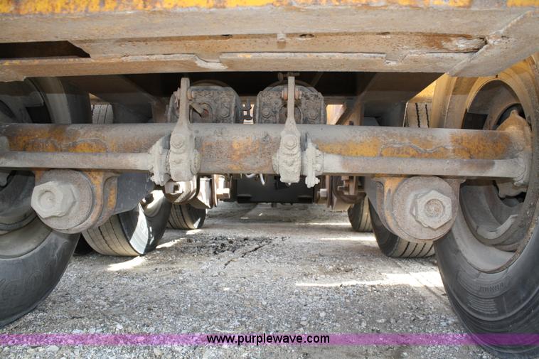 image for item 4962 1978 Hyster 50 ton low-boy trailer