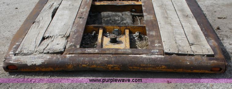 image for item 4962 1978 Hyster 50 ton low-boy trailer