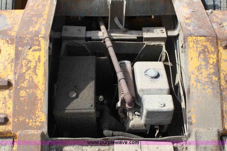 image for item 4962 1978 Hyster 50 ton low-boy trailer