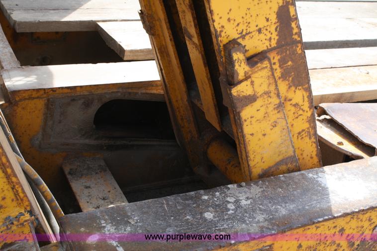 image for item 4962 1978 Hyster 50 ton low-boy trailer