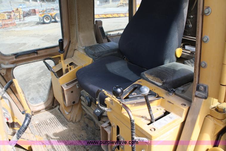 image for item 4964 1992 Caterpillar 953 track loader