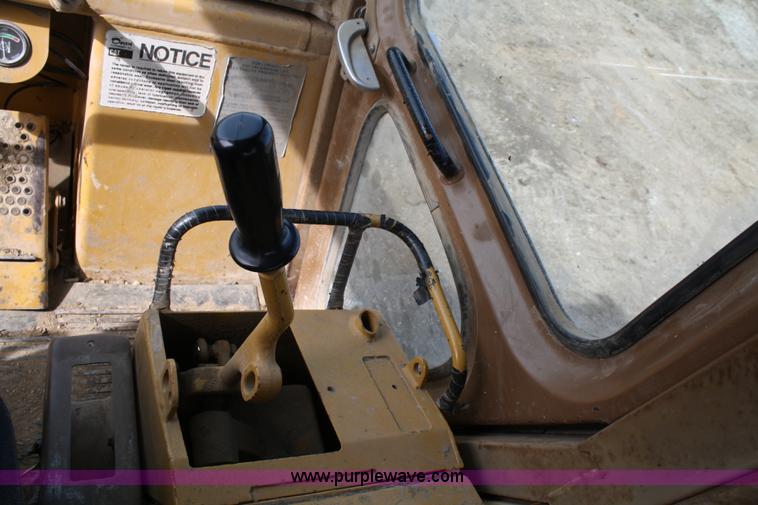 image for item 4964 1992 Caterpillar 953 track loader