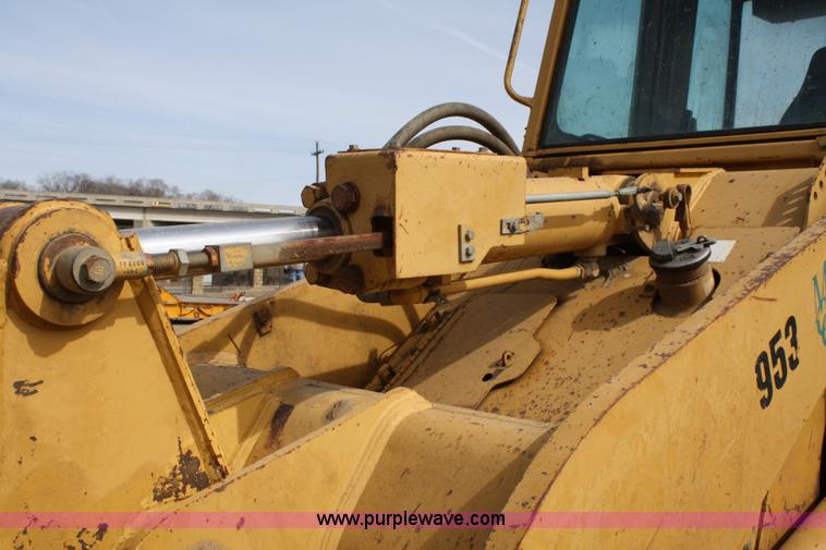 image for item 4964 1992 Caterpillar 953 track loader