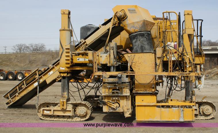 image for item 4965 Gomaco GT3600 curb machine