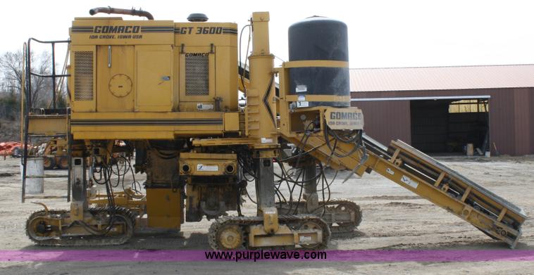 image for item 4965 Gomaco GT3600 curb machine