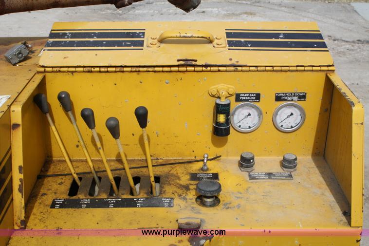 image for item 4965 Gomaco GT3600 curb machine