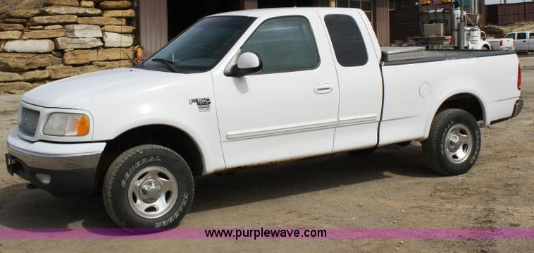 image for item 4966 1999 Ford F150 XLT Supercab pickup truck