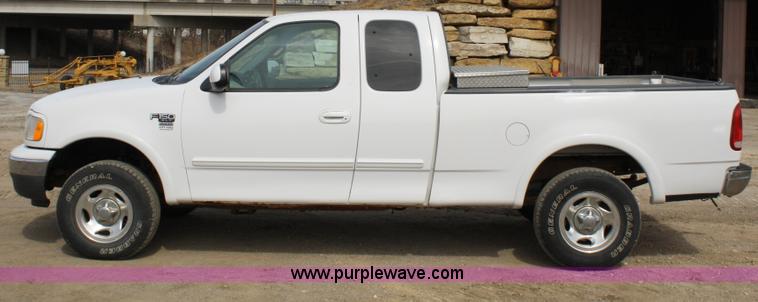image for item 4966 1999 Ford F150 XLT Supercab pickup truck