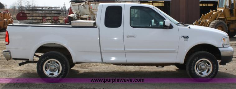 image for item 4966 1999 Ford F150 XLT Supercab pickup truck