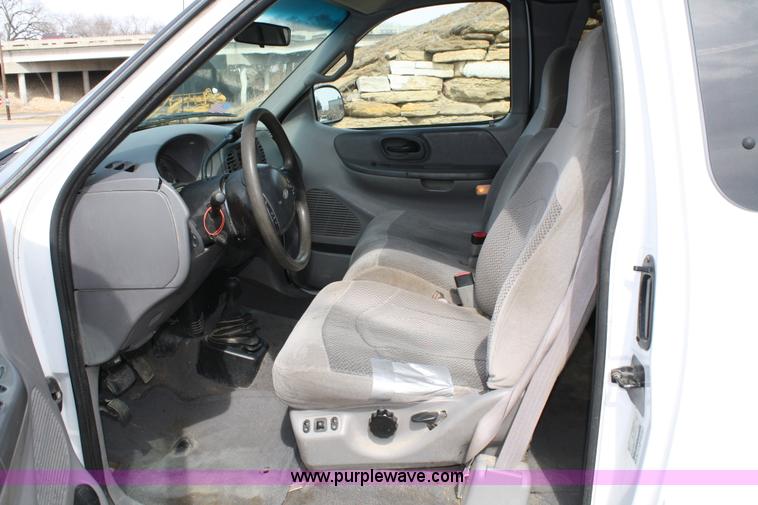 image for item 4966 1999 Ford F150 XLT Supercab pickup truck