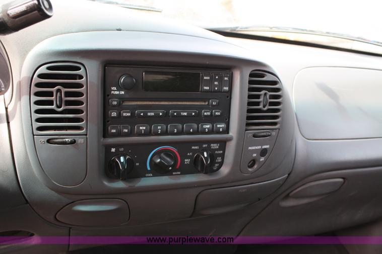 image for item 4966 1999 Ford F150 XLT Supercab pickup truck