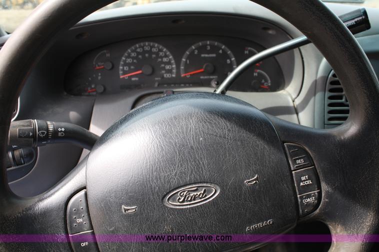 image for item 4966 1999 Ford F150 XLT Supercab pickup truck