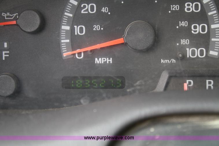 image for item 4966 1999 Ford F150 XLT Supercab pickup truck