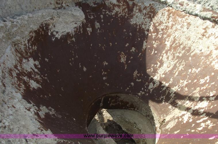 image for item 5370 1 1/2 yard concrete bucket