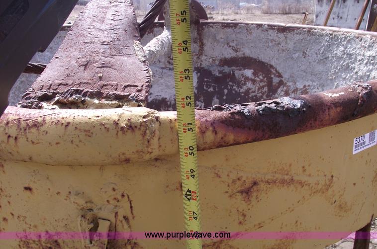 image for item 5370 1 1/2 yard concrete bucket