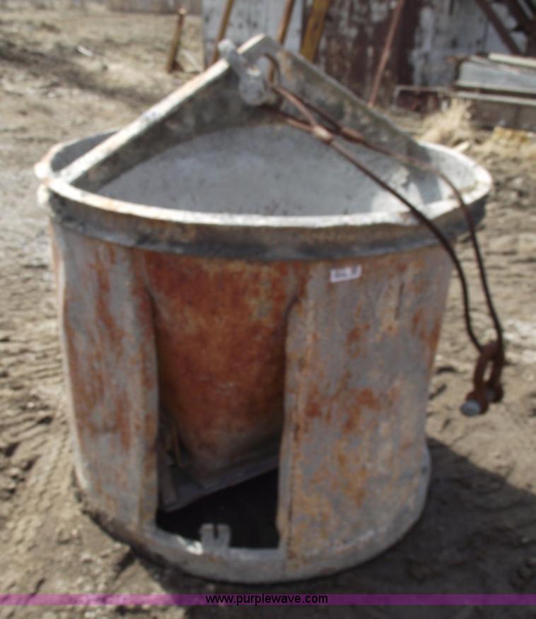image for item 5371 1/2 yard concrete bucket