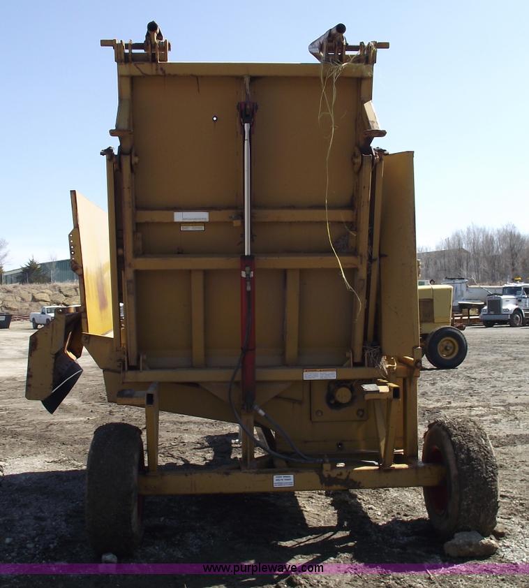 image for item 5586 HayBuster 256 Plus II self loader