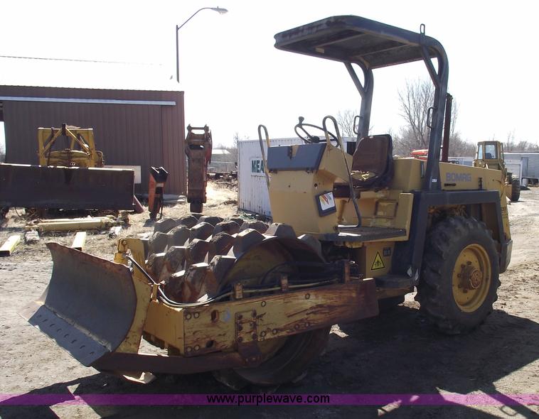 image for item 5587 Bomag 142 PDB-2 sheeps foot roller